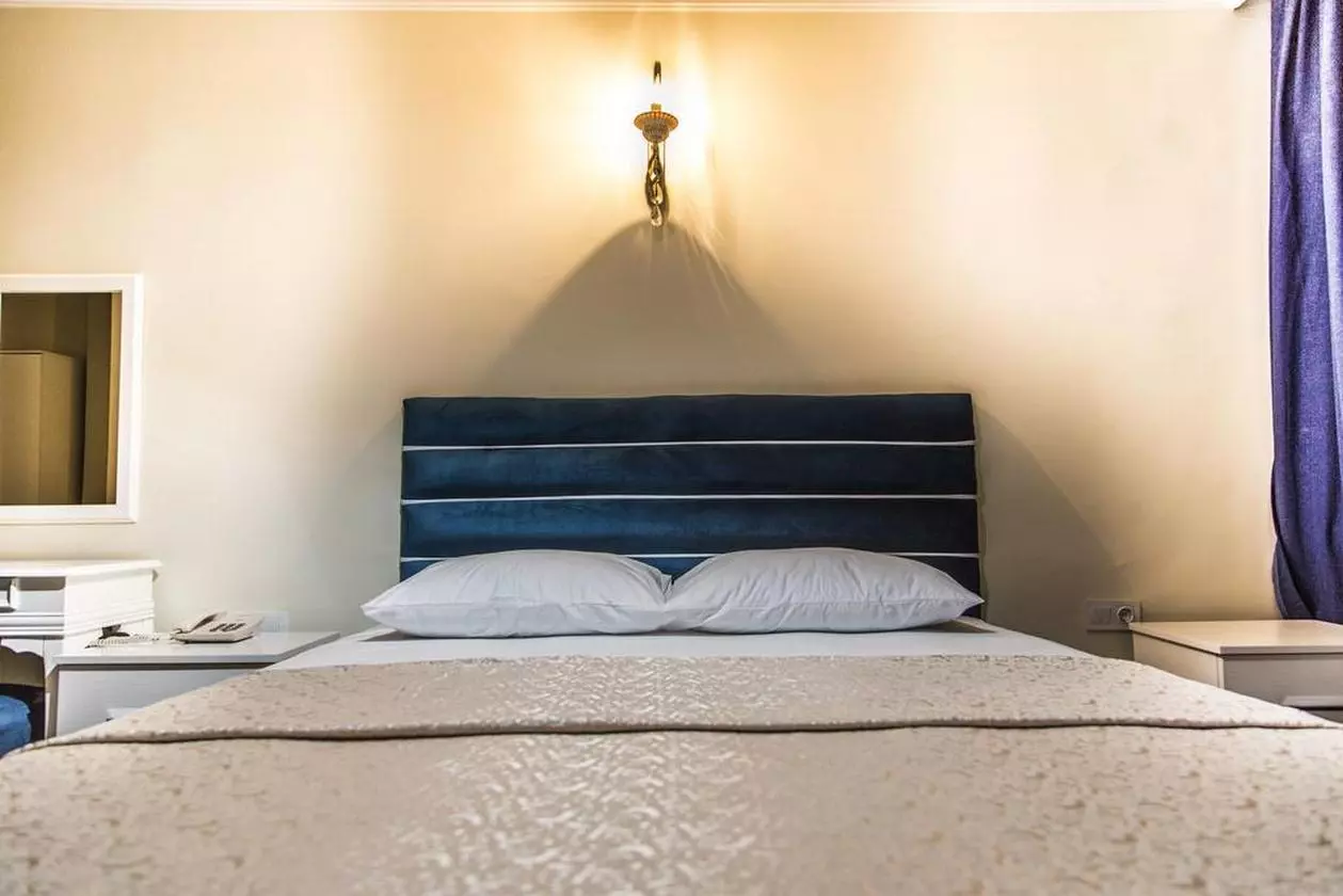 REGENCY_SHABAVIZ (14).jpg